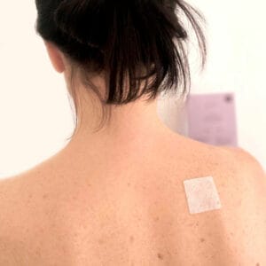 BioBloom CBD Schmerzpflaster mit 20mg CBD - BioBloom CBD Schmerzpflaster Anwendung BioBloom CBD Schmerzpflaster Anwendung - Edelhanf - Ihr Premium CBD Shop